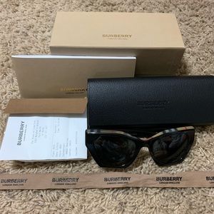 Brand new Authentic Burberry sunglass